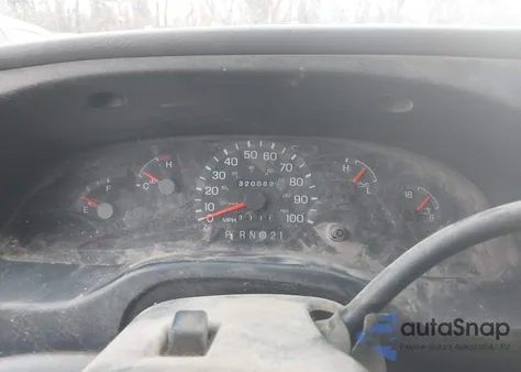 1999 Ford E-250 Commercial z USA, uszkodzony, nr VIN 1FTNE2424XHA67775